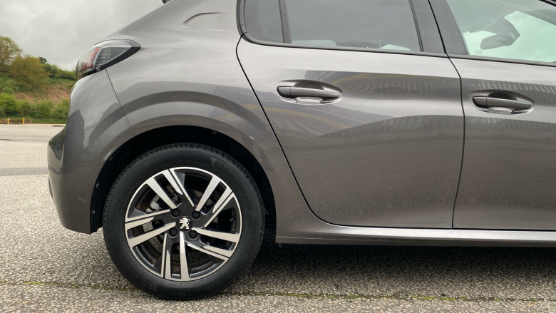 Peugeot 208 1.2 PureTech 100 Allure Premium + 5dr Petrol Hatchback